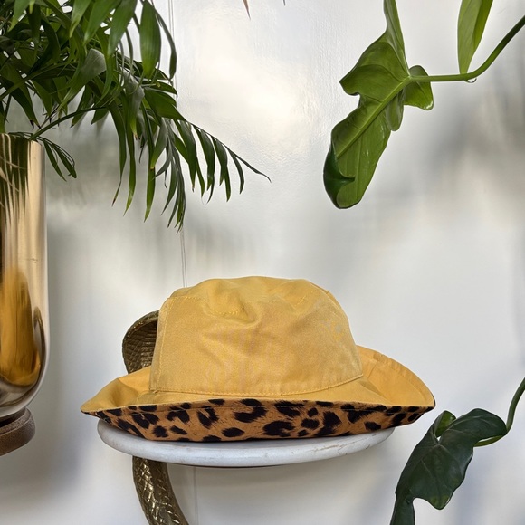 Reversible Leopard Pattern bucket Hat - Picture 3 of 4